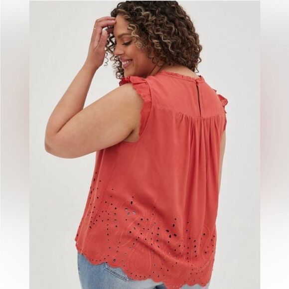 TORRID EYELET AND PINTUCK TANK - Picture 3 of 11